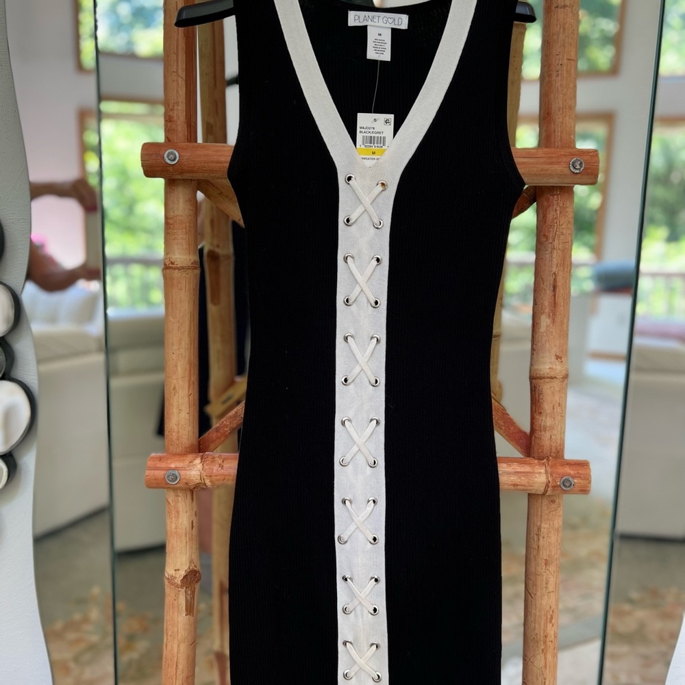 Planet Gold figure fitting knee length dress
